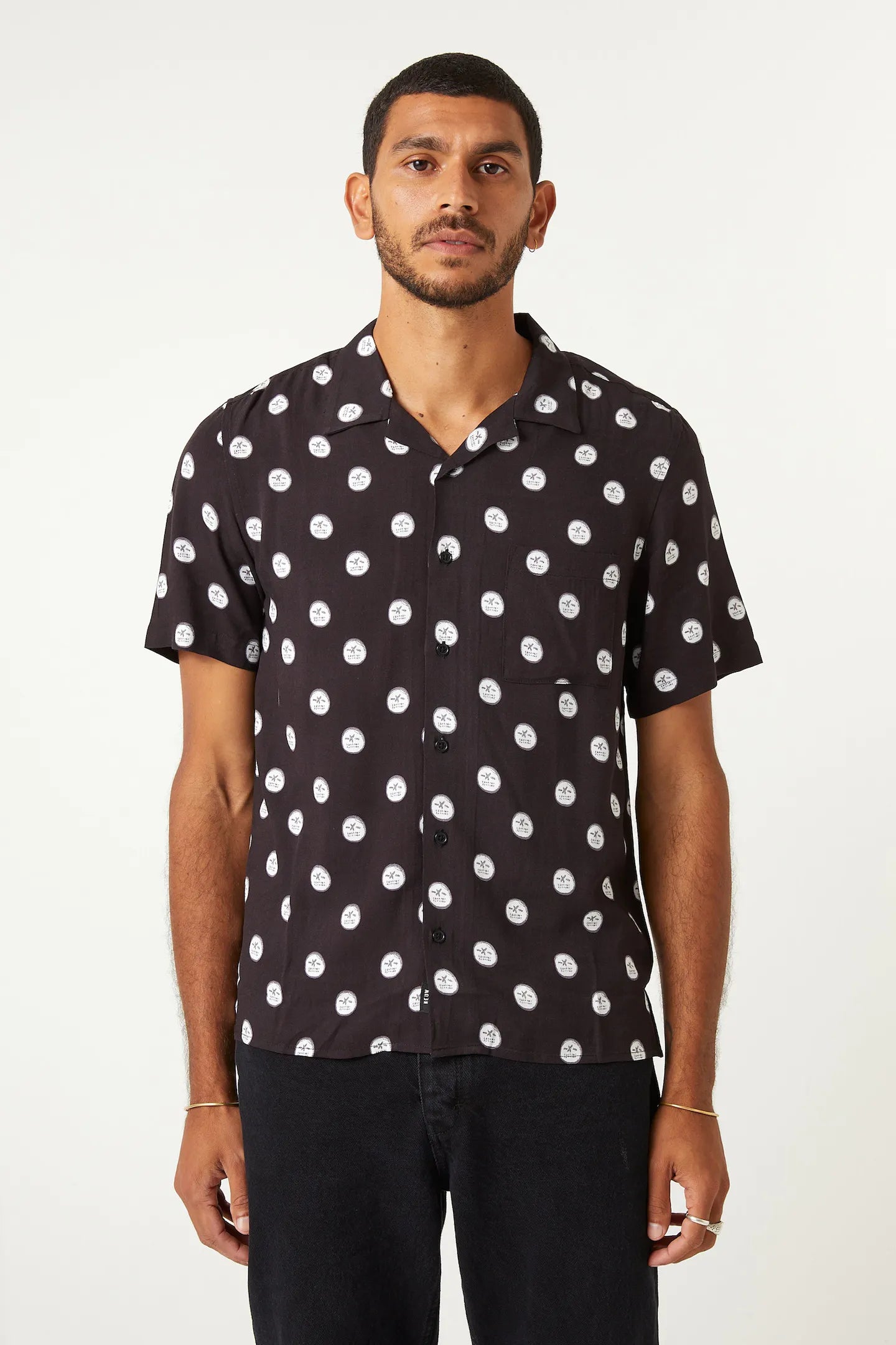 Act Fast Neuw Pino Art Short Sleeve Shirt Black Art
