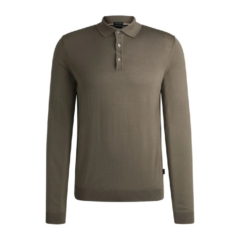 Epic Value Slim-fit sweater in merino wool with polo collar