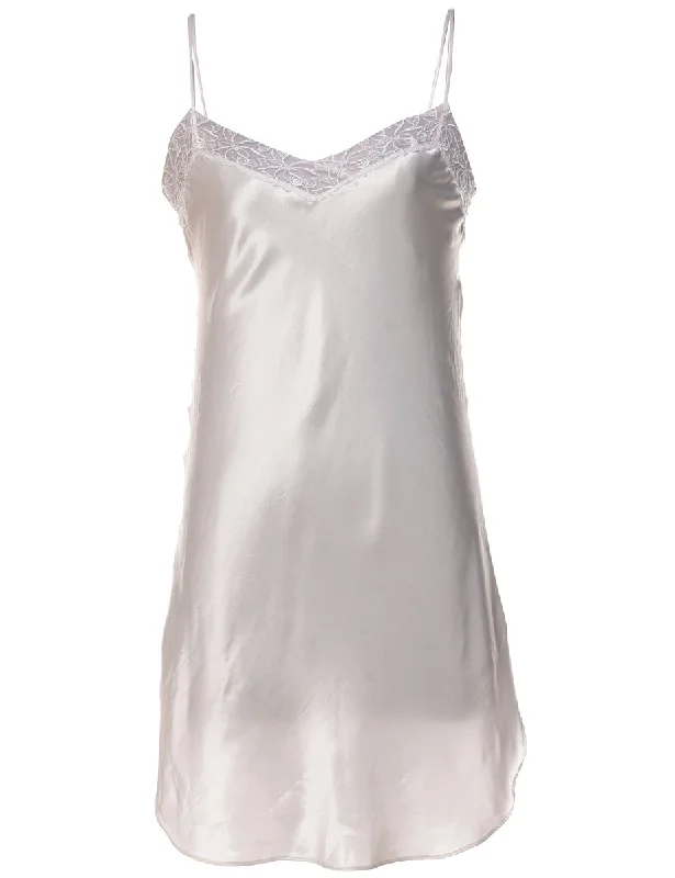 Weekend Shopping Made Better Shiny Lace Trim White Slip - M
