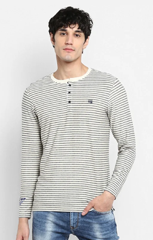 Weekend Discounts Worth Grabbing Spykar Blue Cotton Slim Fit T-Shirt For Men