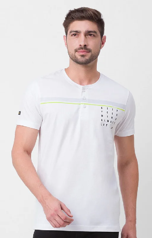 Final Clearance Spykar White Cotton Half Sleeve Plain Casual T-Shirt For Men